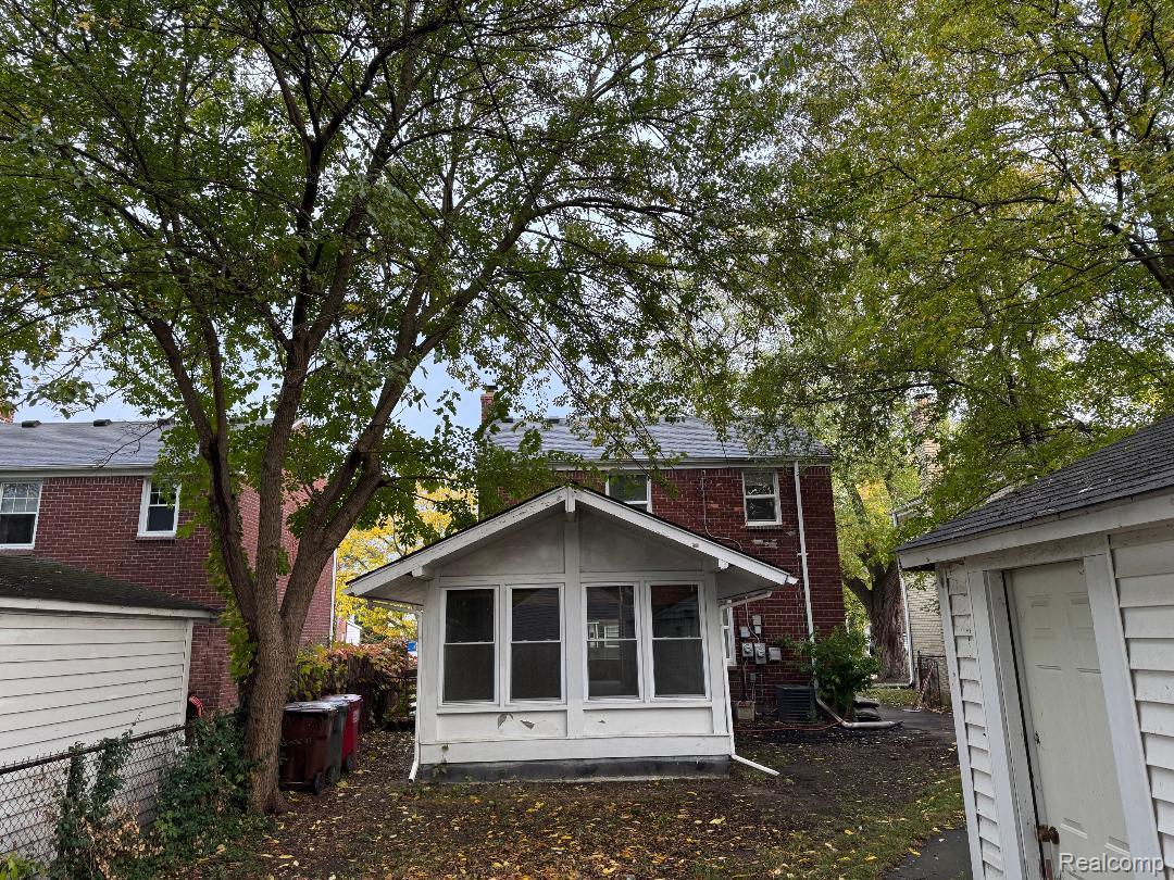 19235 RAYMOND Street