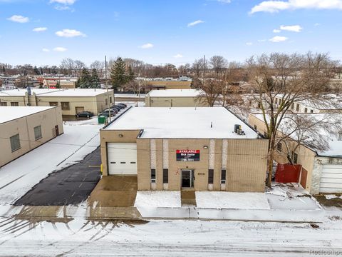 23201 Roseberry Avenue Warren City MI 48089