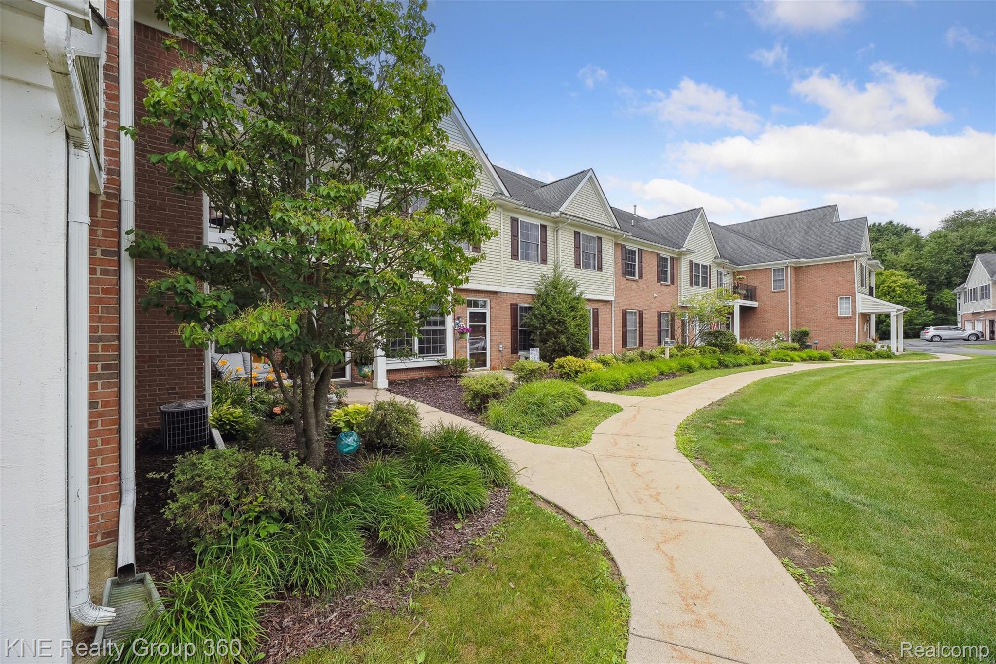1044 Shiawassee Circle