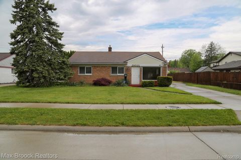 Photo of 28521 Sutherland Street, Southfield City, MI 48076 (MLS # 20261035558)