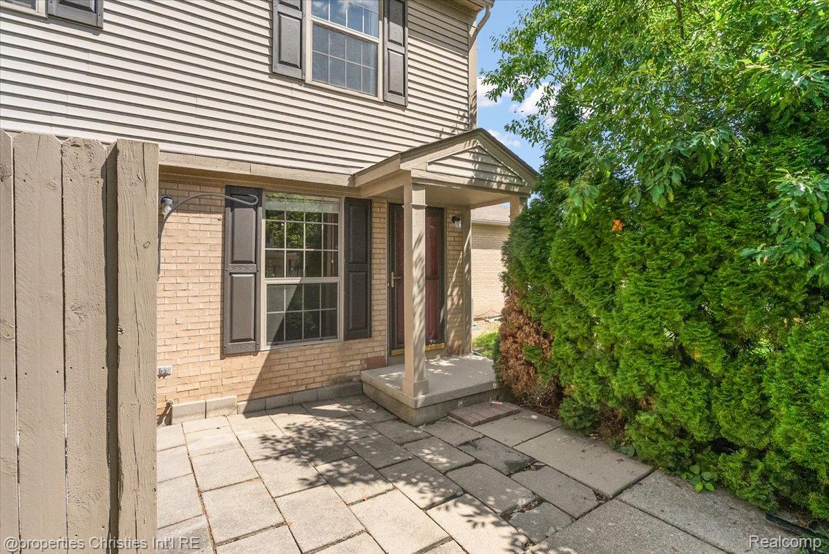 3173 Hidden Ridge Drive