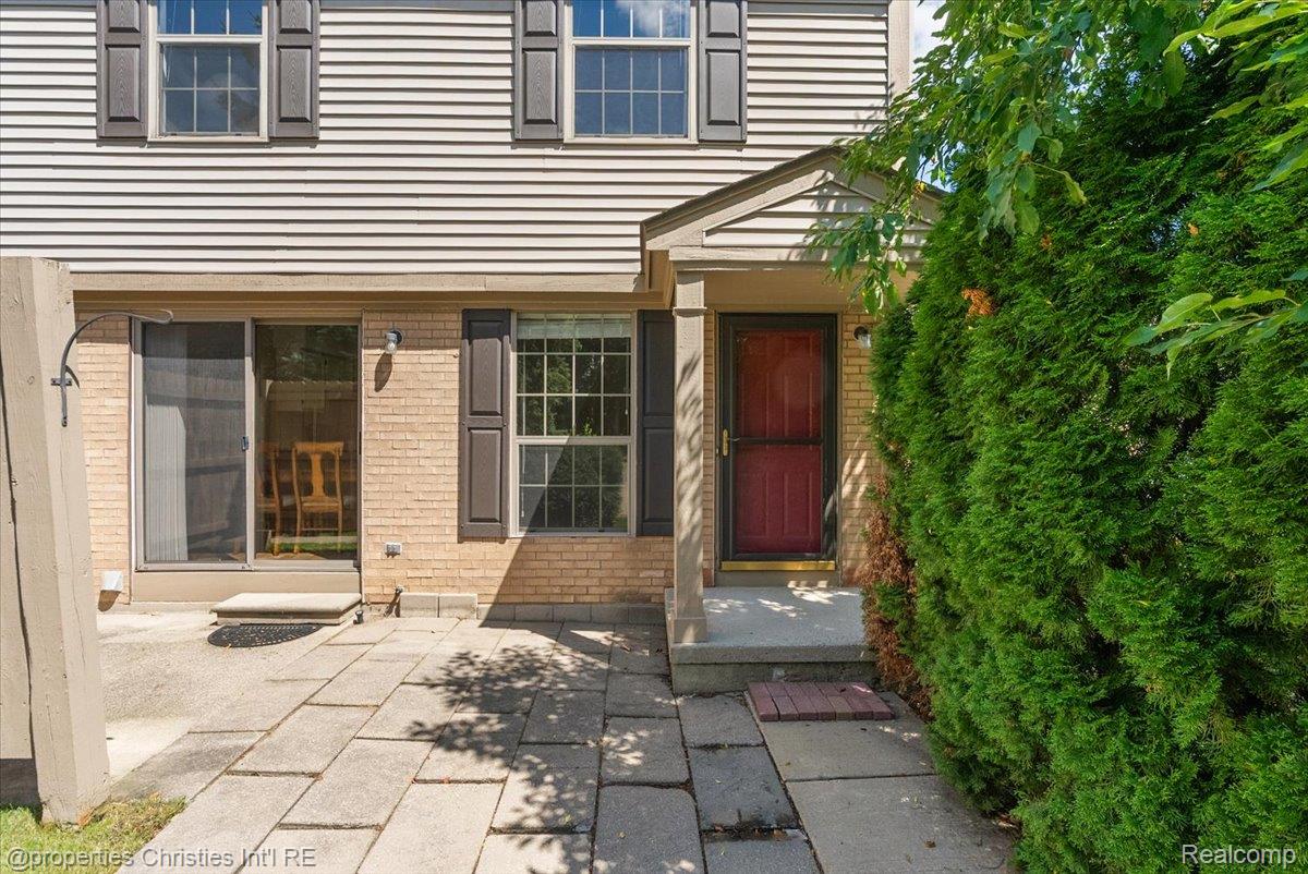 3173 Hidden Ridge Drive
