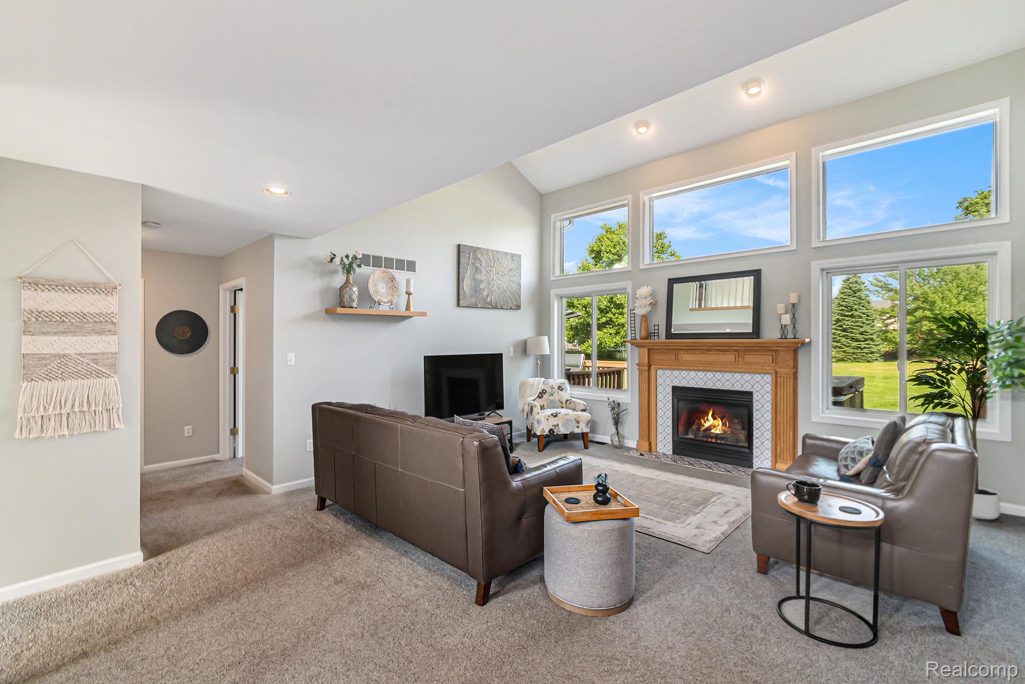 1898 Deer View Court