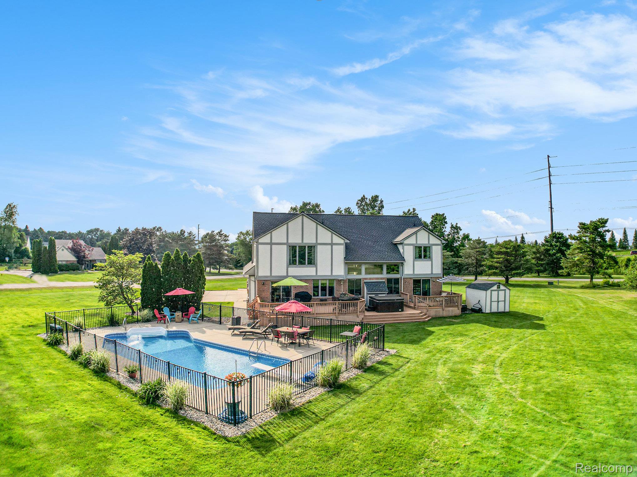 1898 Deer View Court