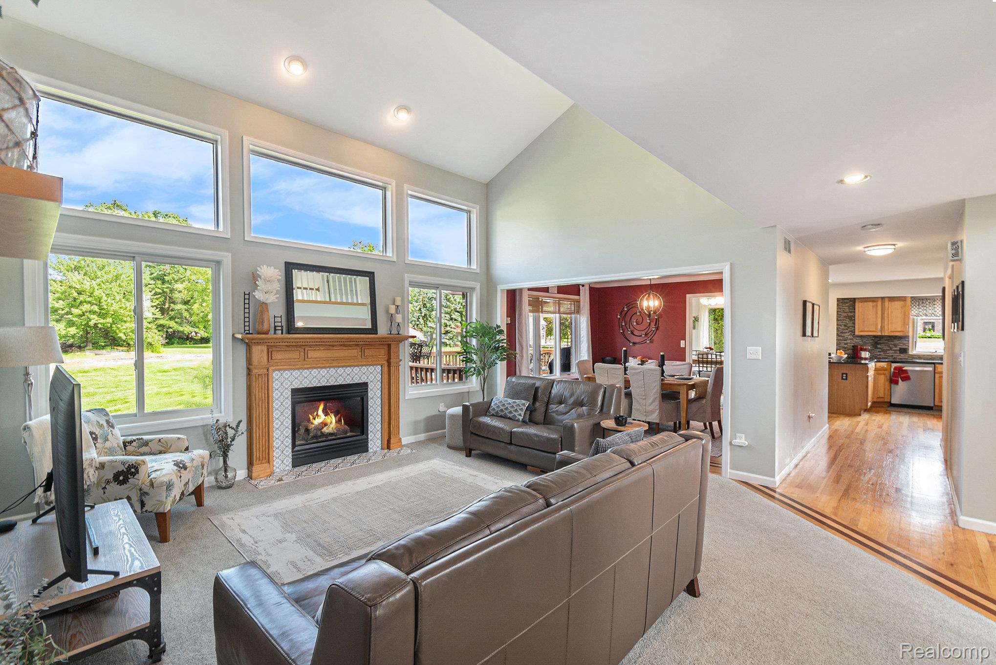 1898 Deer View Court
