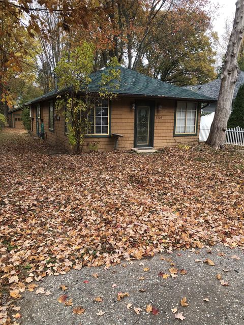 8304 Arlis Street Commerce Charter Township MI 48382