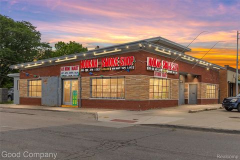 19898 Kelly Road Harper Woods City MI 48225