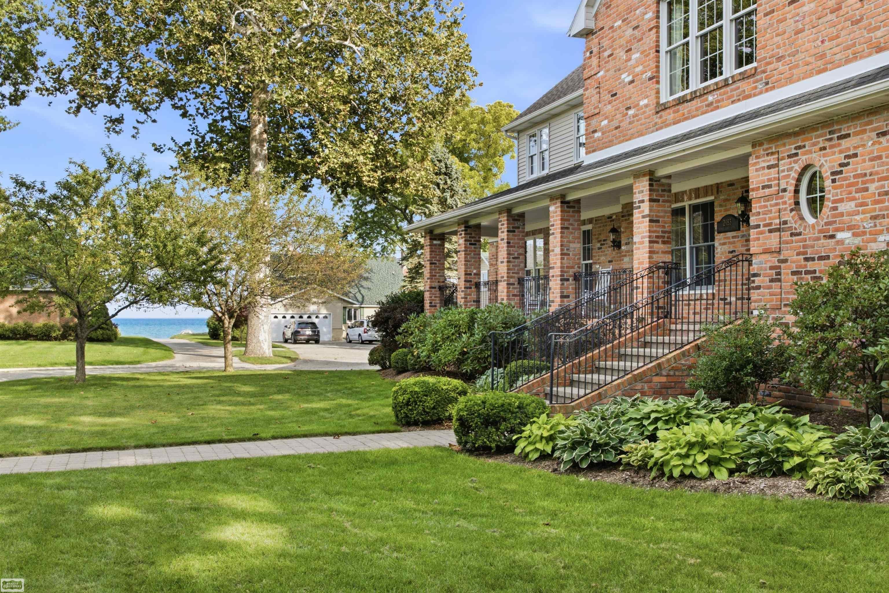 2983 Sandy Oaks Lane