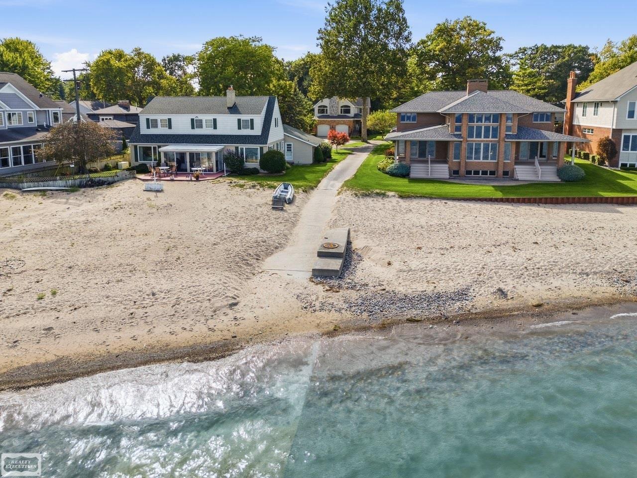2983 Sandy Oaks Lane