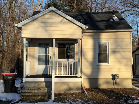 22060 Poinciana Street Southfield City MI 48033