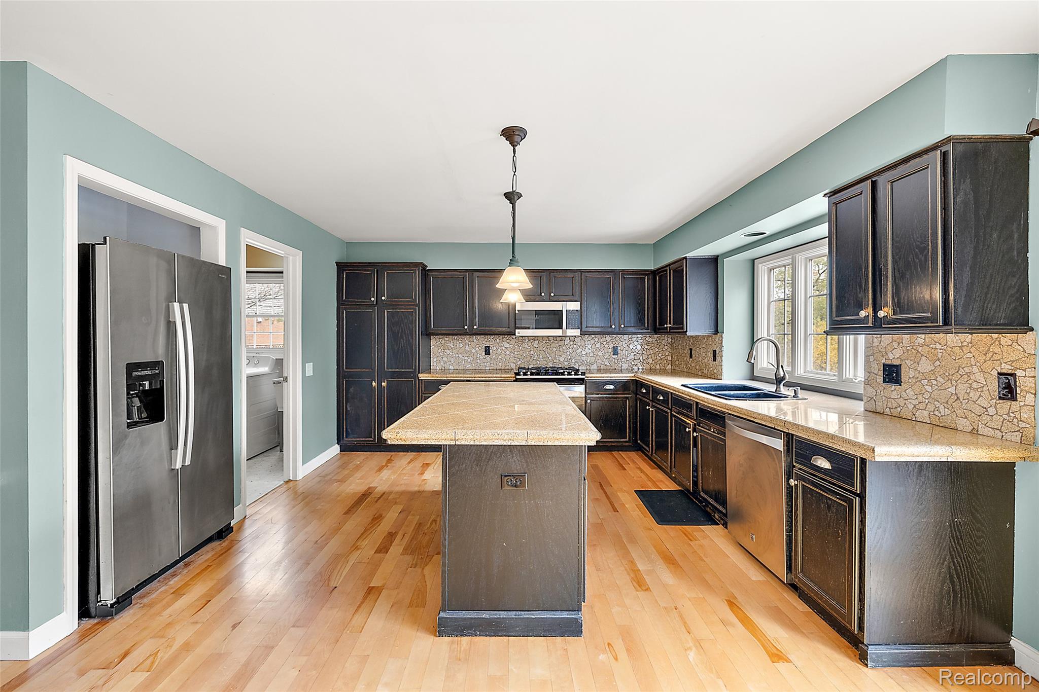 5699 Applegrove Drive