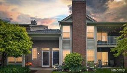 43431 Claremont Dr.  E Drive E 137 Clinton Charter Township MI 48038