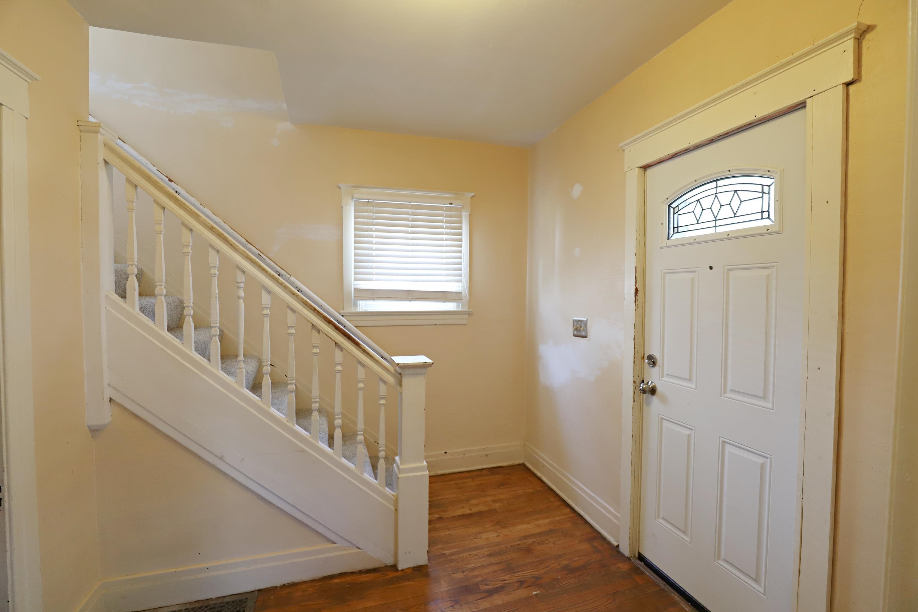 822 E 8th Street
