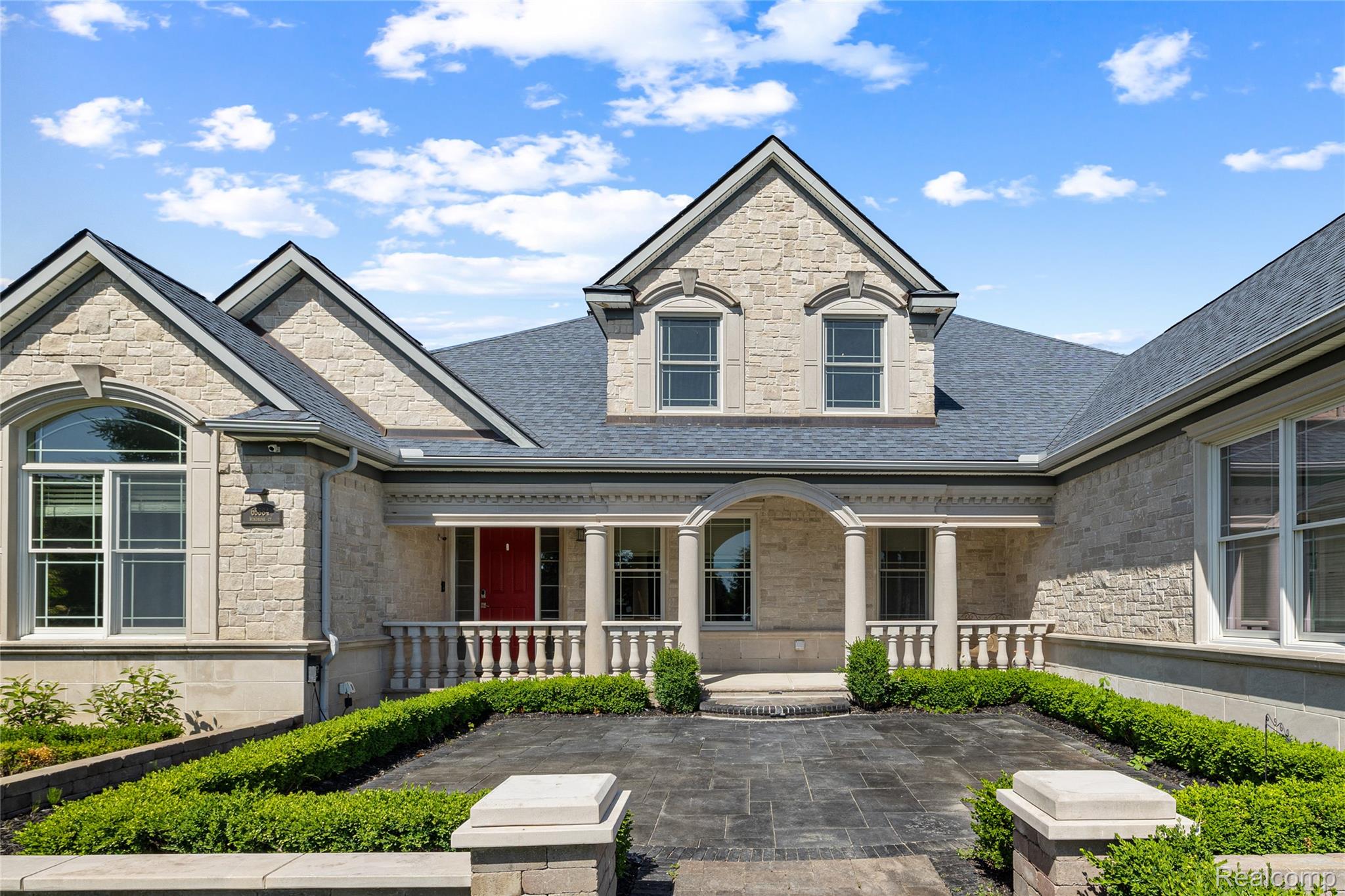 65884 Windrose Court