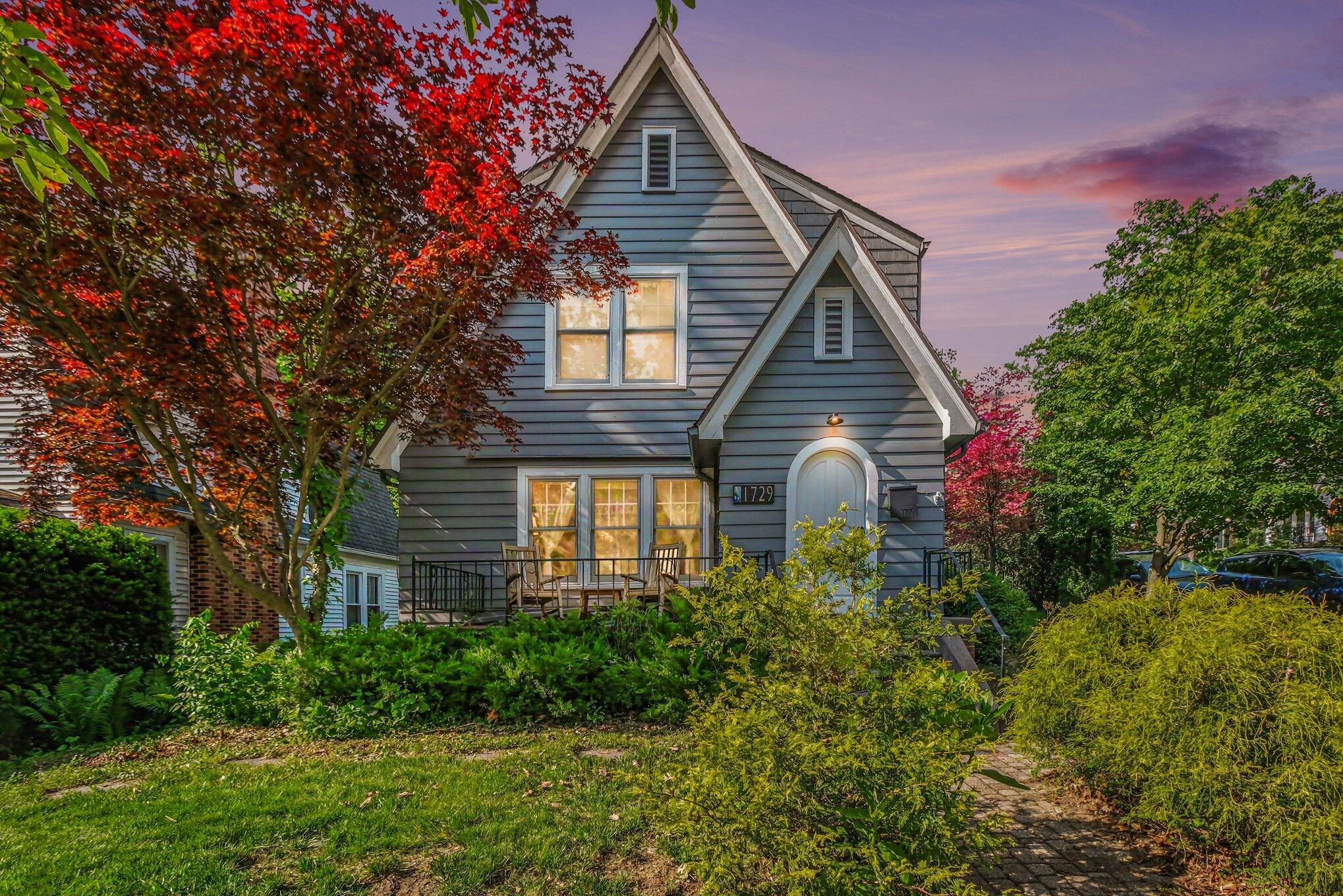 1729 Dexter Avenue