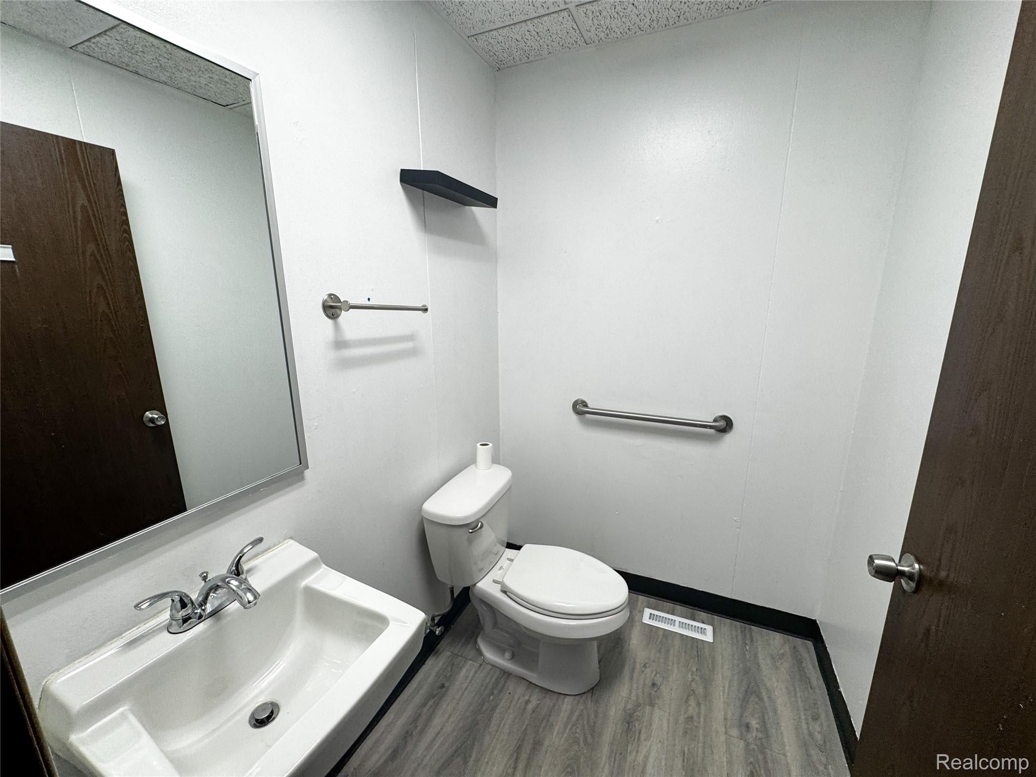 5265 W PIERSON Road Suite 5