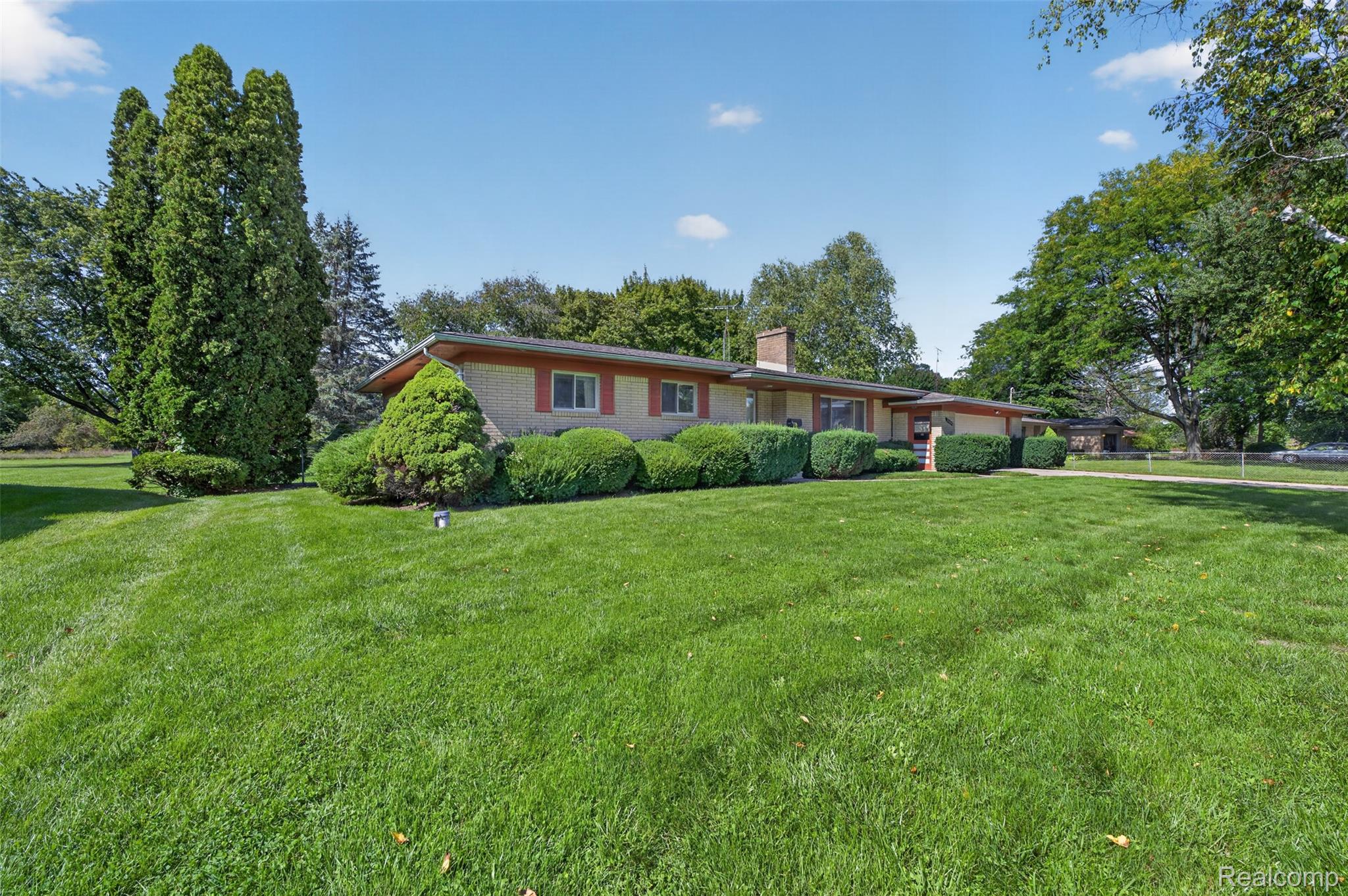 2044 Winthrop Drive