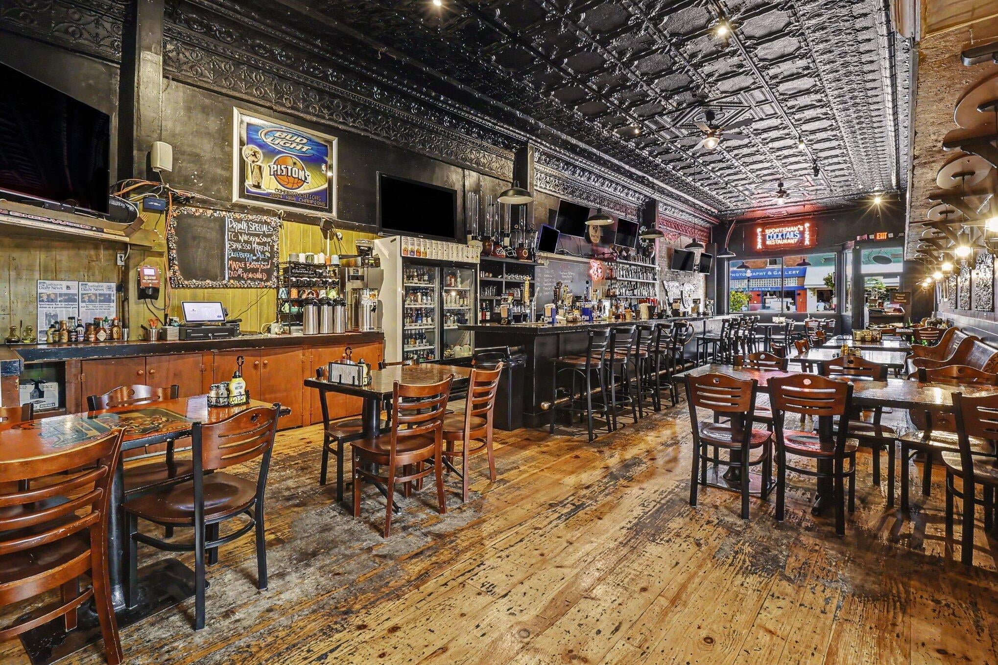 111 & 107 W Ludington Avenue