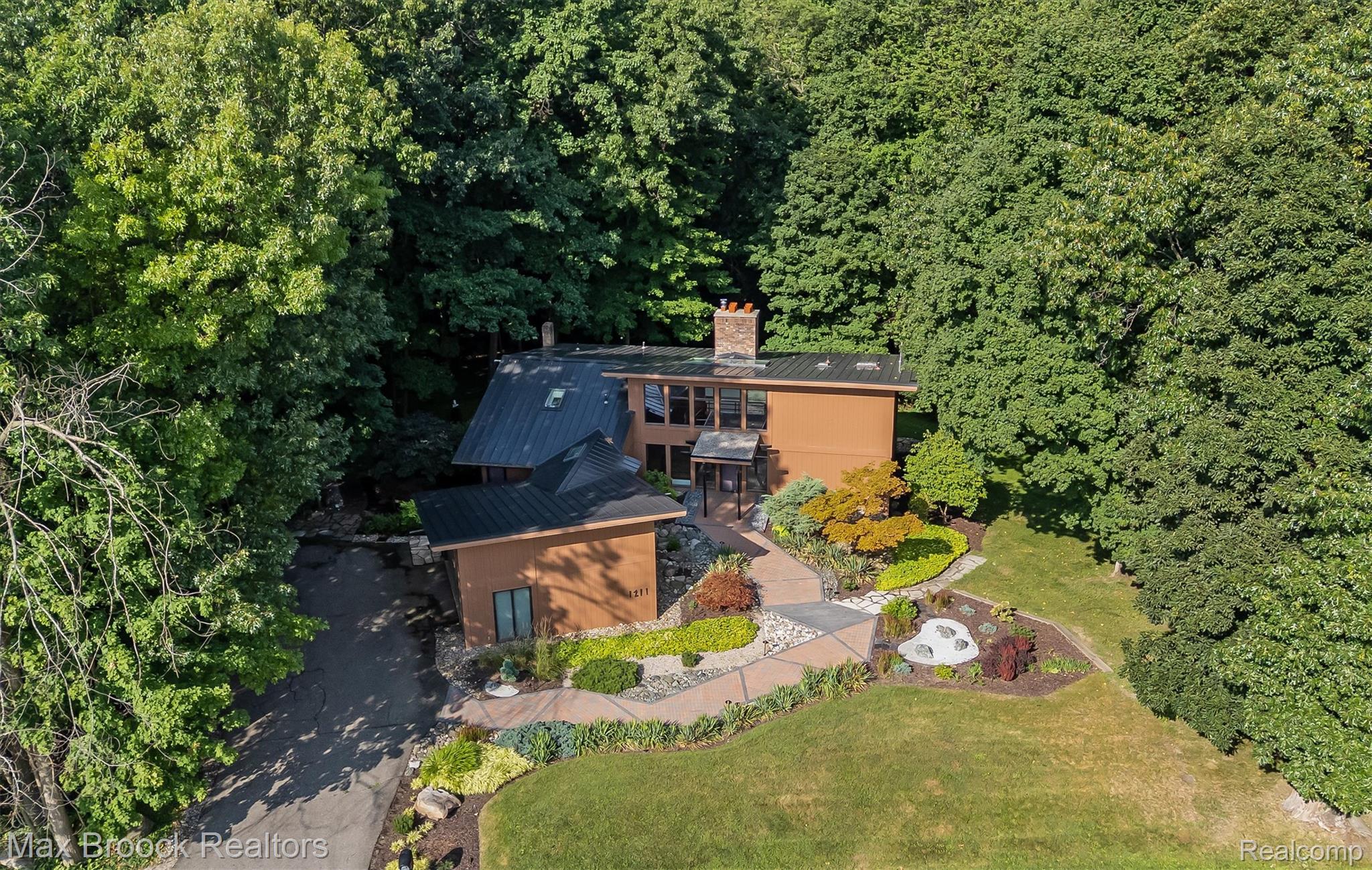 1211 Kensington Road