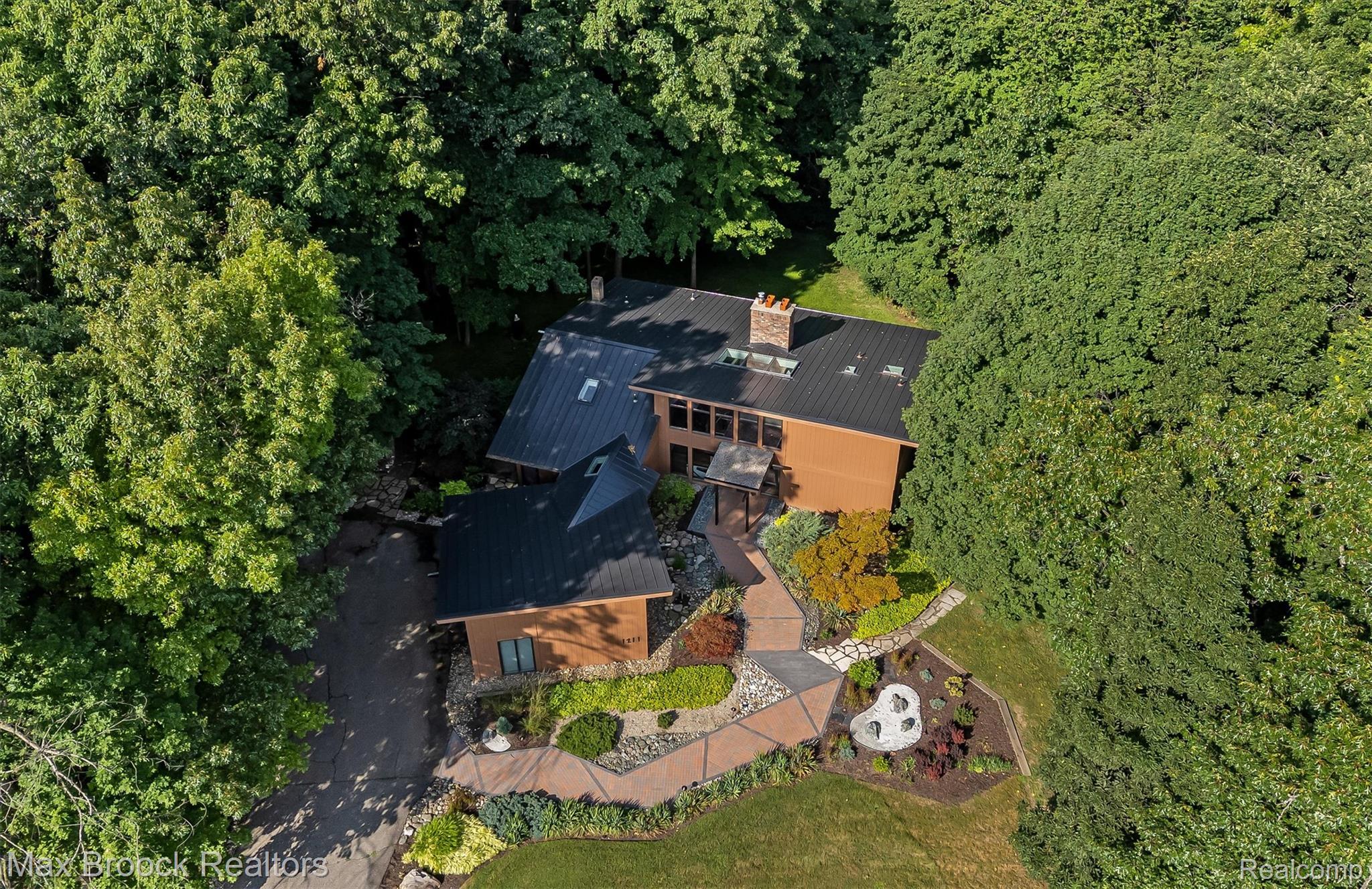 1211 Kensington Road