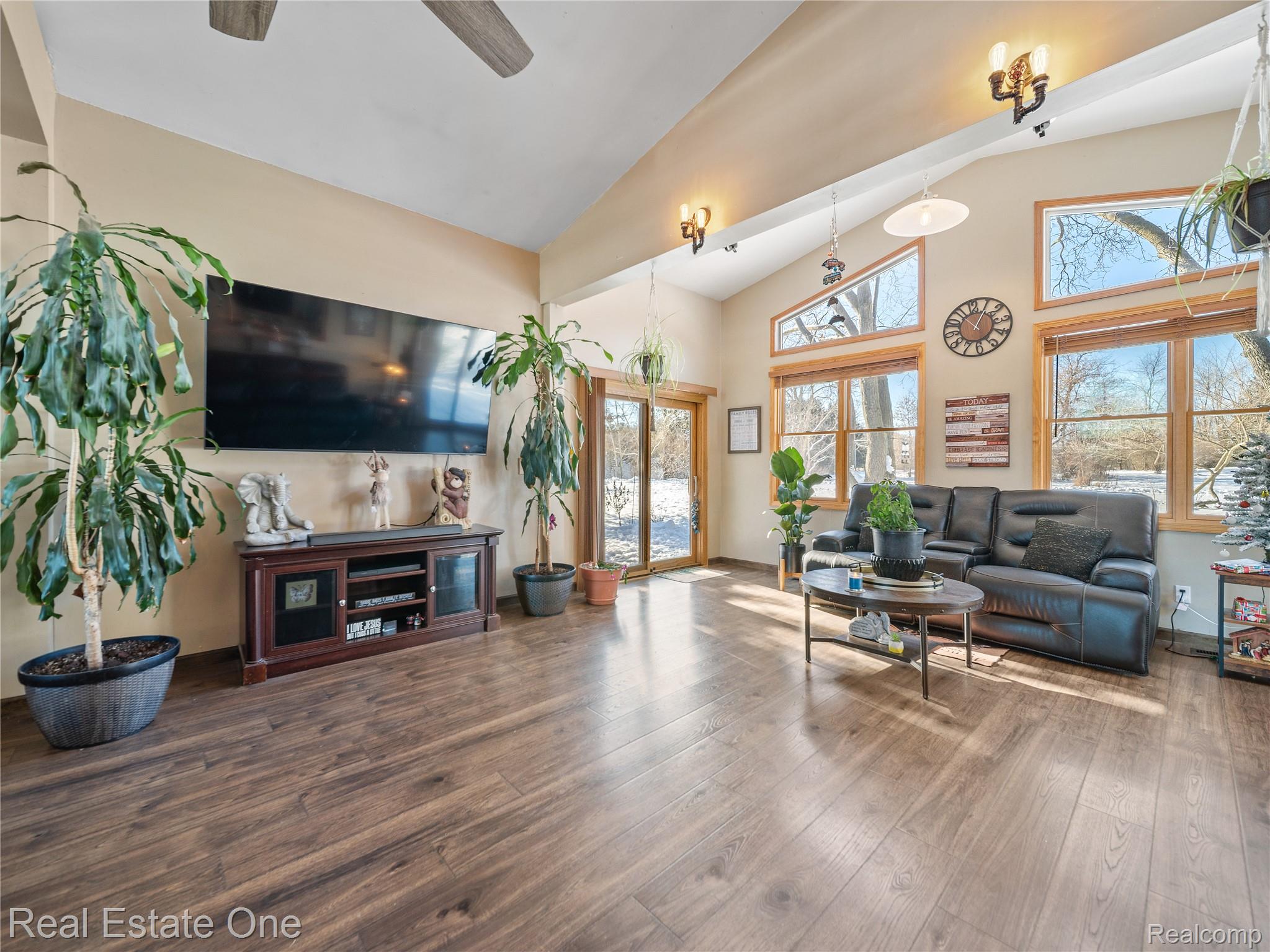 1850 Hickory Hollow Lane