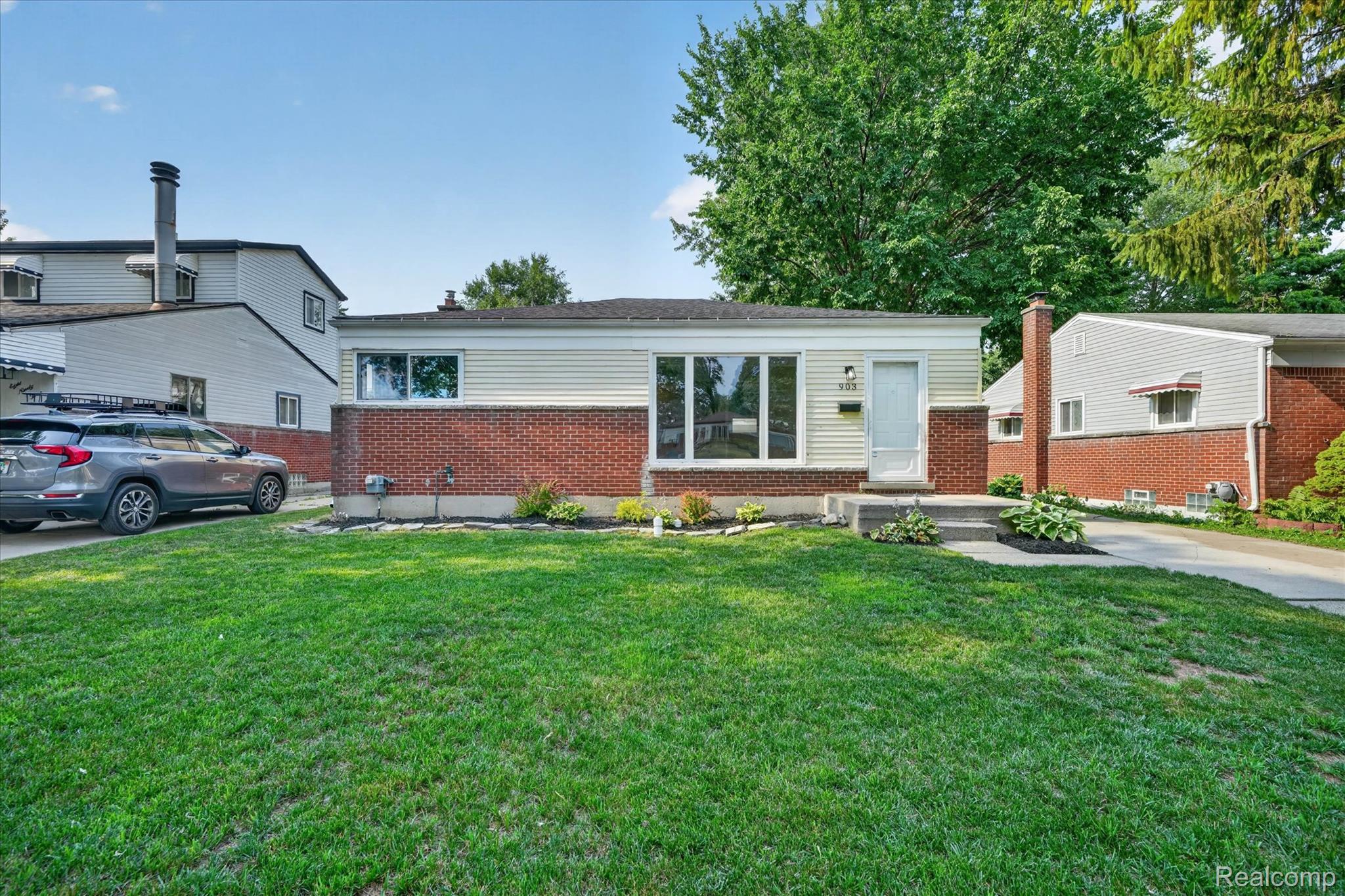 903 Bernie Lane