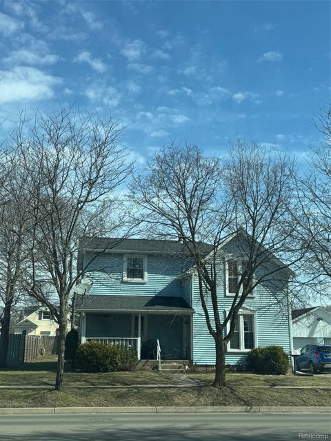 744 E Sibley Street Howell City MI 48843