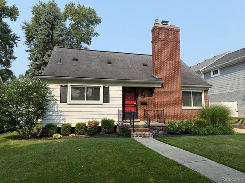 671 Coolidge Road Birmingham City MI 48009