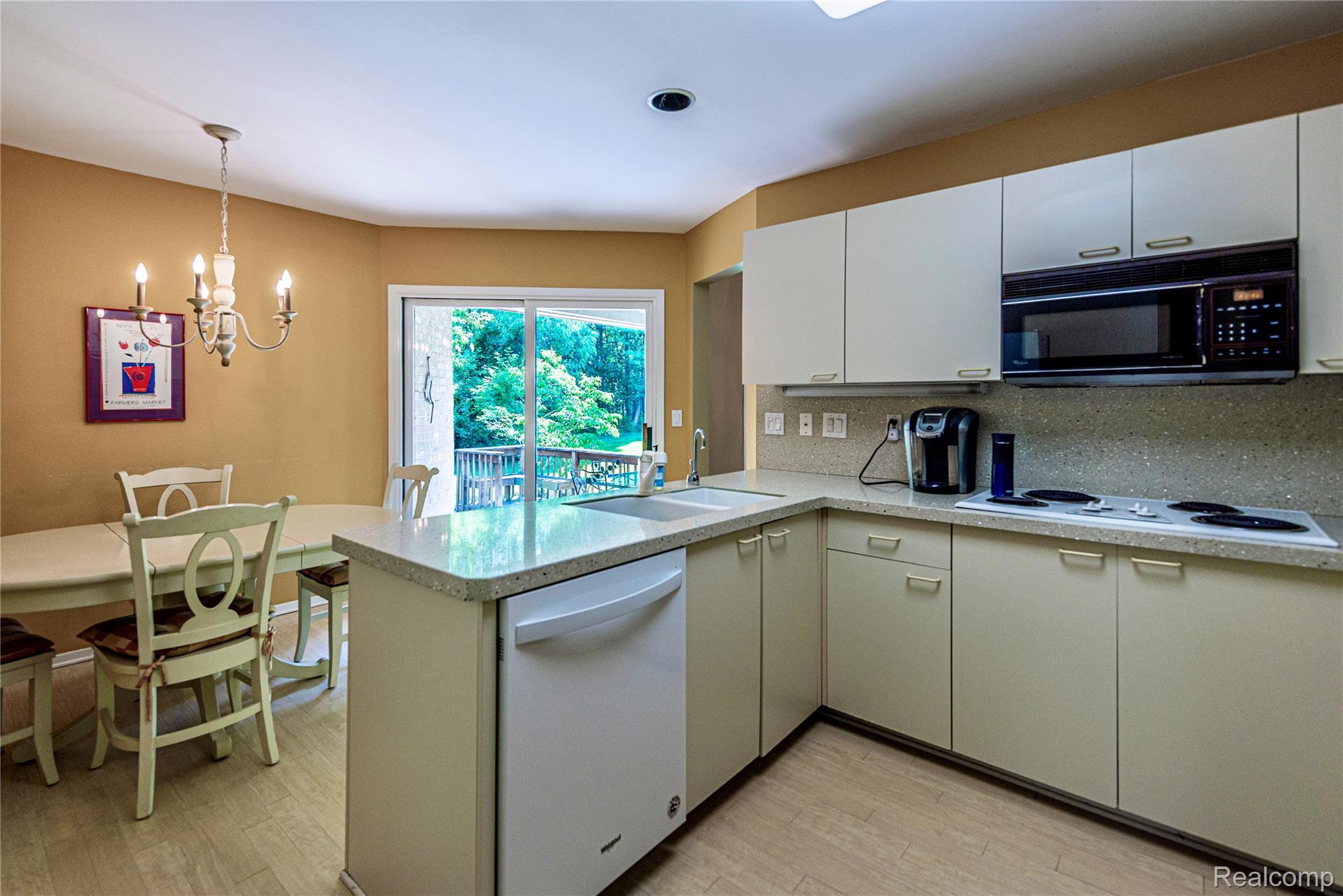 6760 Oyster Cove