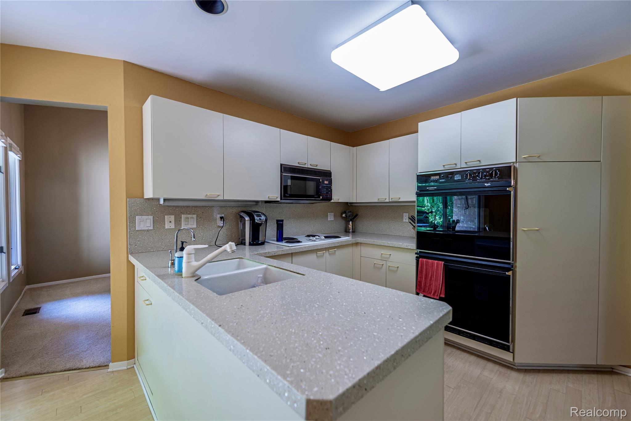 6760 Oyster Cove