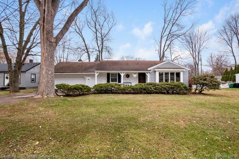 33776 Rhonswood Street Farmington City MI 48335