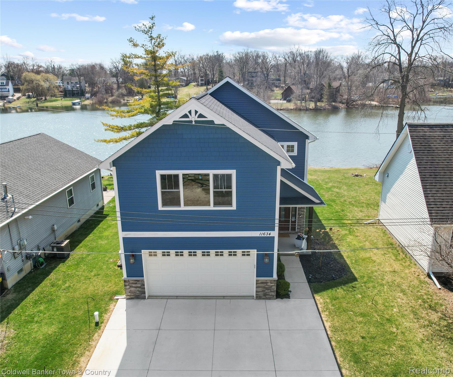 11634 Island Court