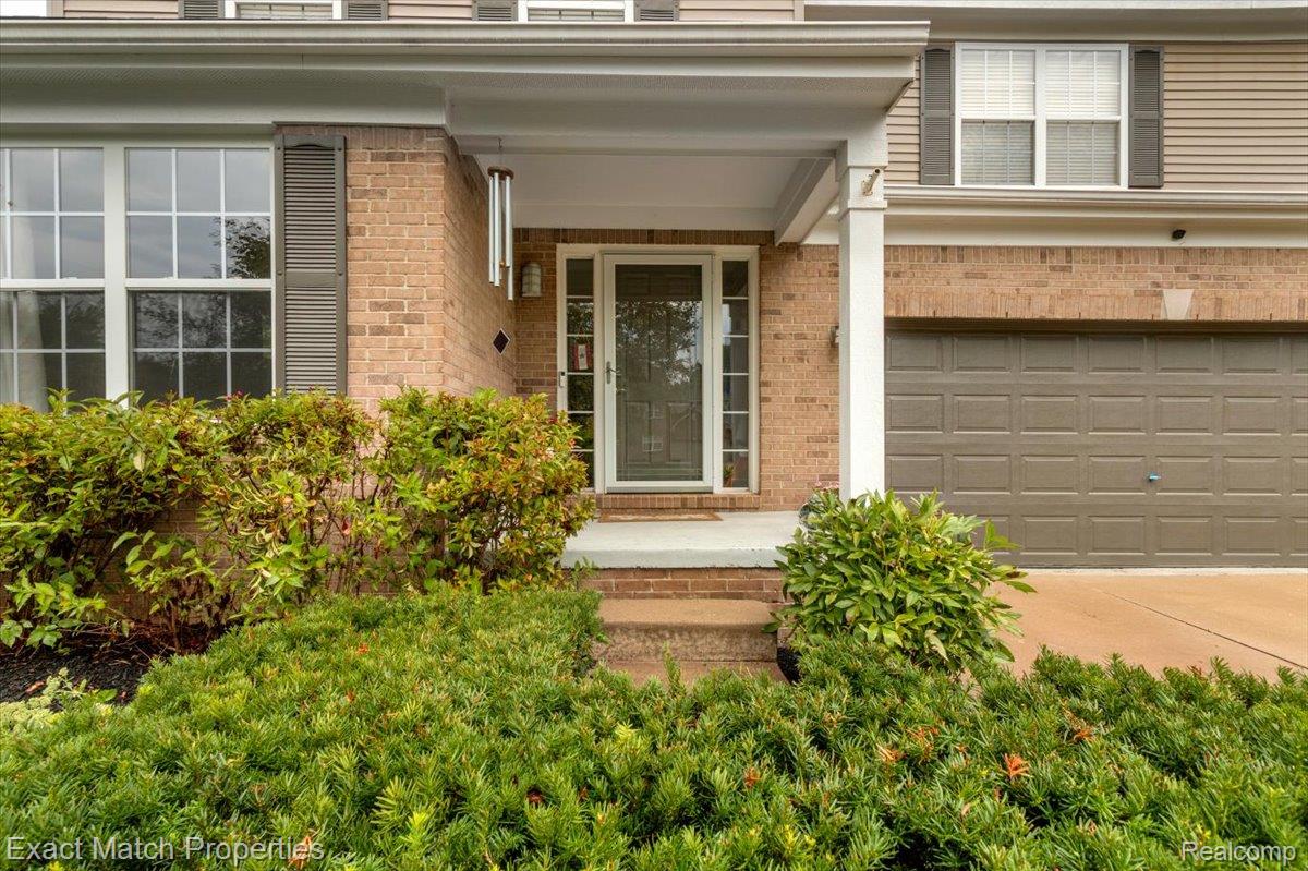 1633 Four Seasons Drive