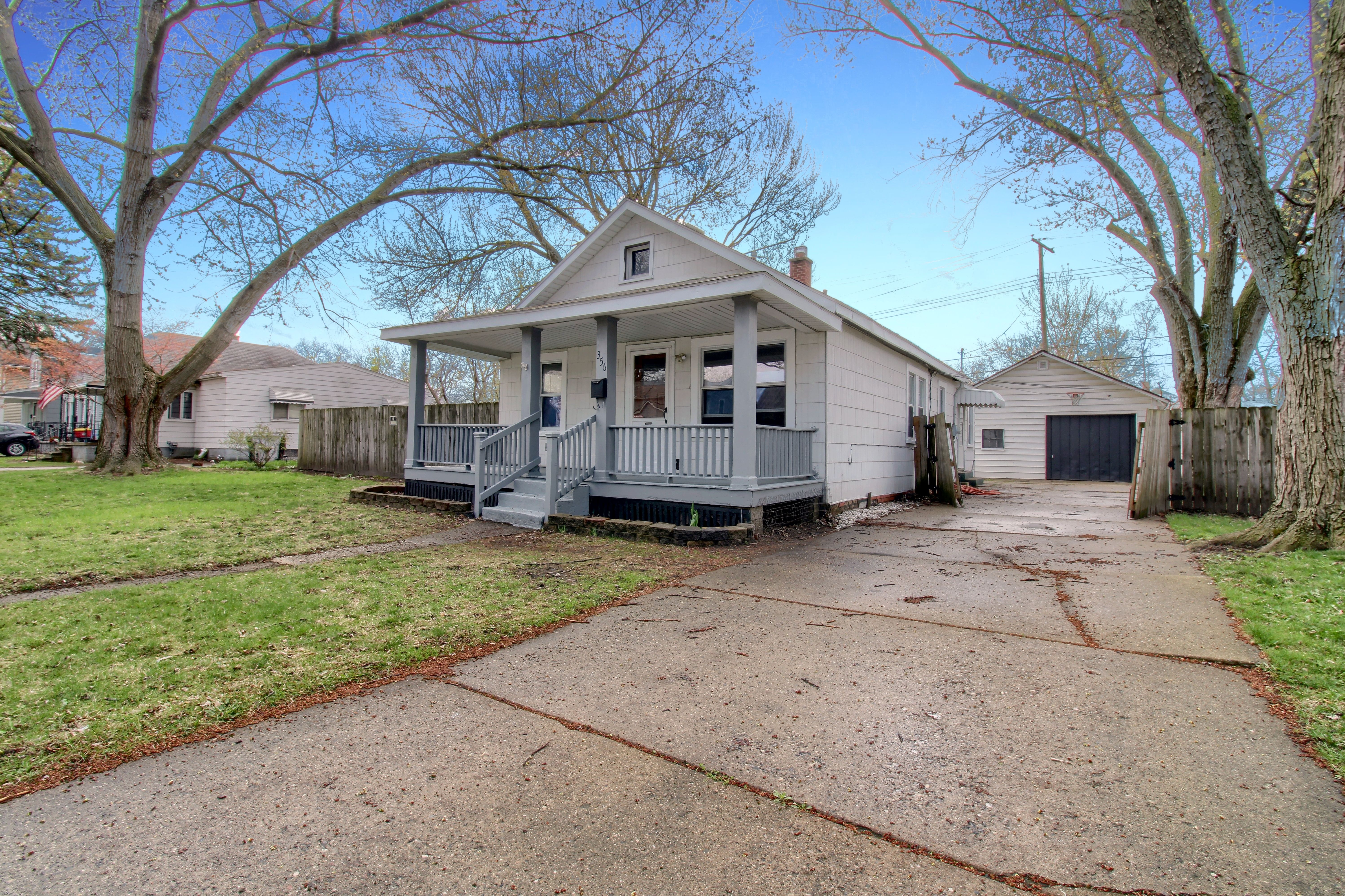 356 E ELZA Avenue