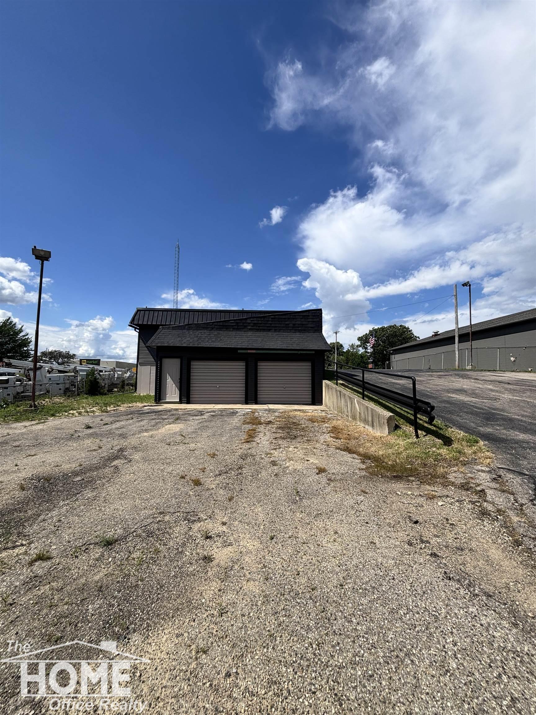 1907 W M-21 Street