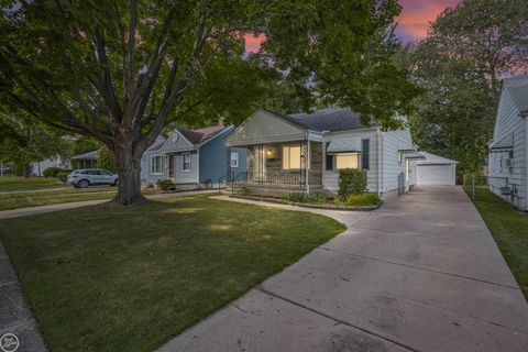 19141 Woodcrest Street Harper Woods City MI 48225