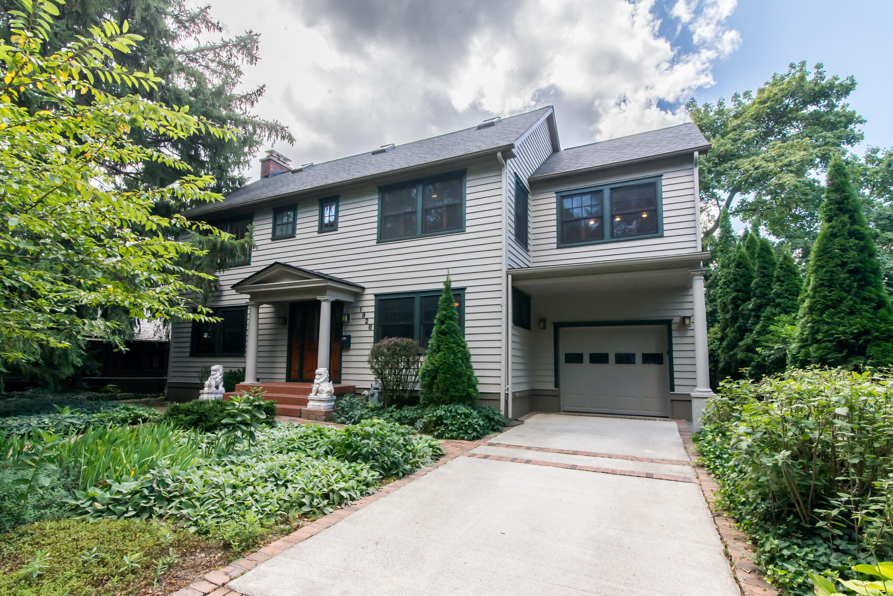 1928 Lorraine Place