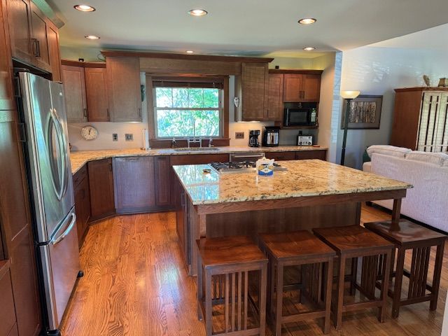 559 HEENAN Drive