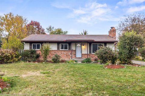 19295 Brandt Street Roseville City MI 48066