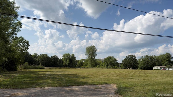 LAVELLE RD, FLINT, MI 48504 - Image 8223dab1f031d5cb81256bc38d9bccba/439315076