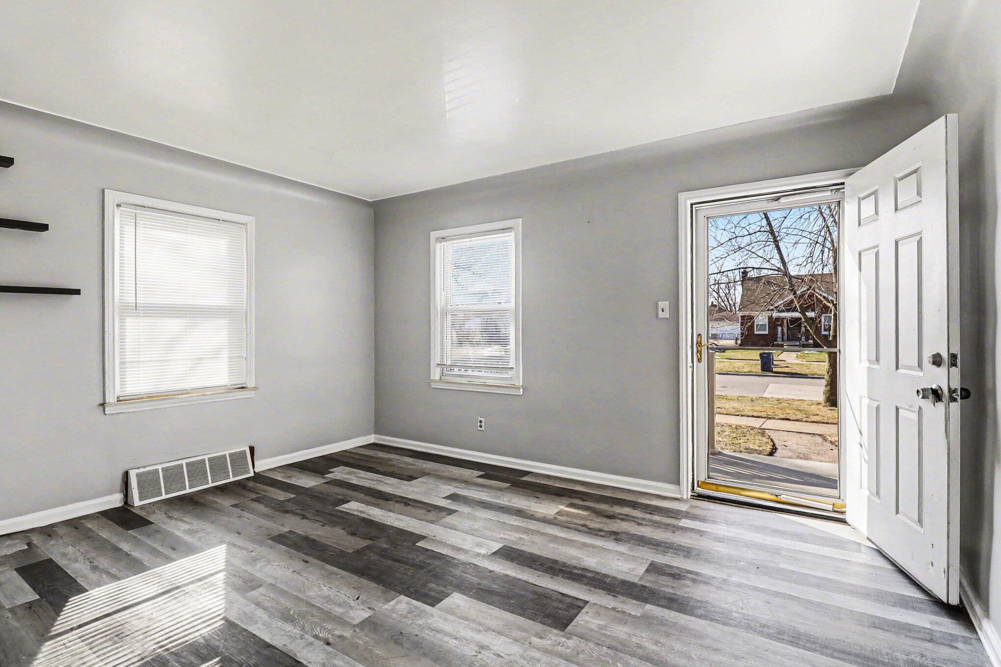 1472 Philomene Boulevard