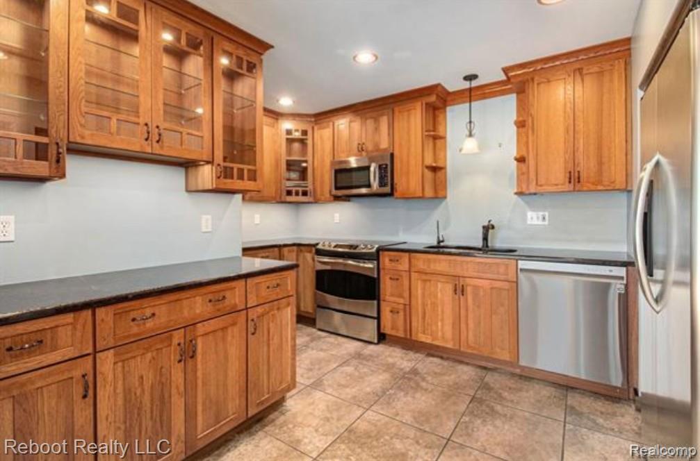 2739 Lakeridge