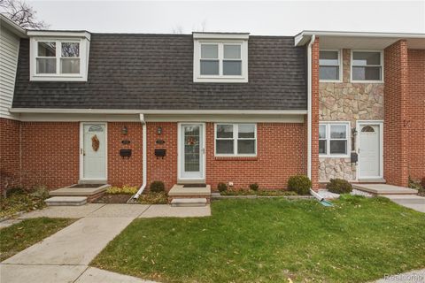 45745 Kensington St Utica City MI 48317