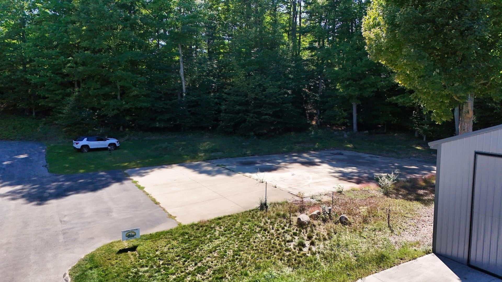 1207 Hangar Way