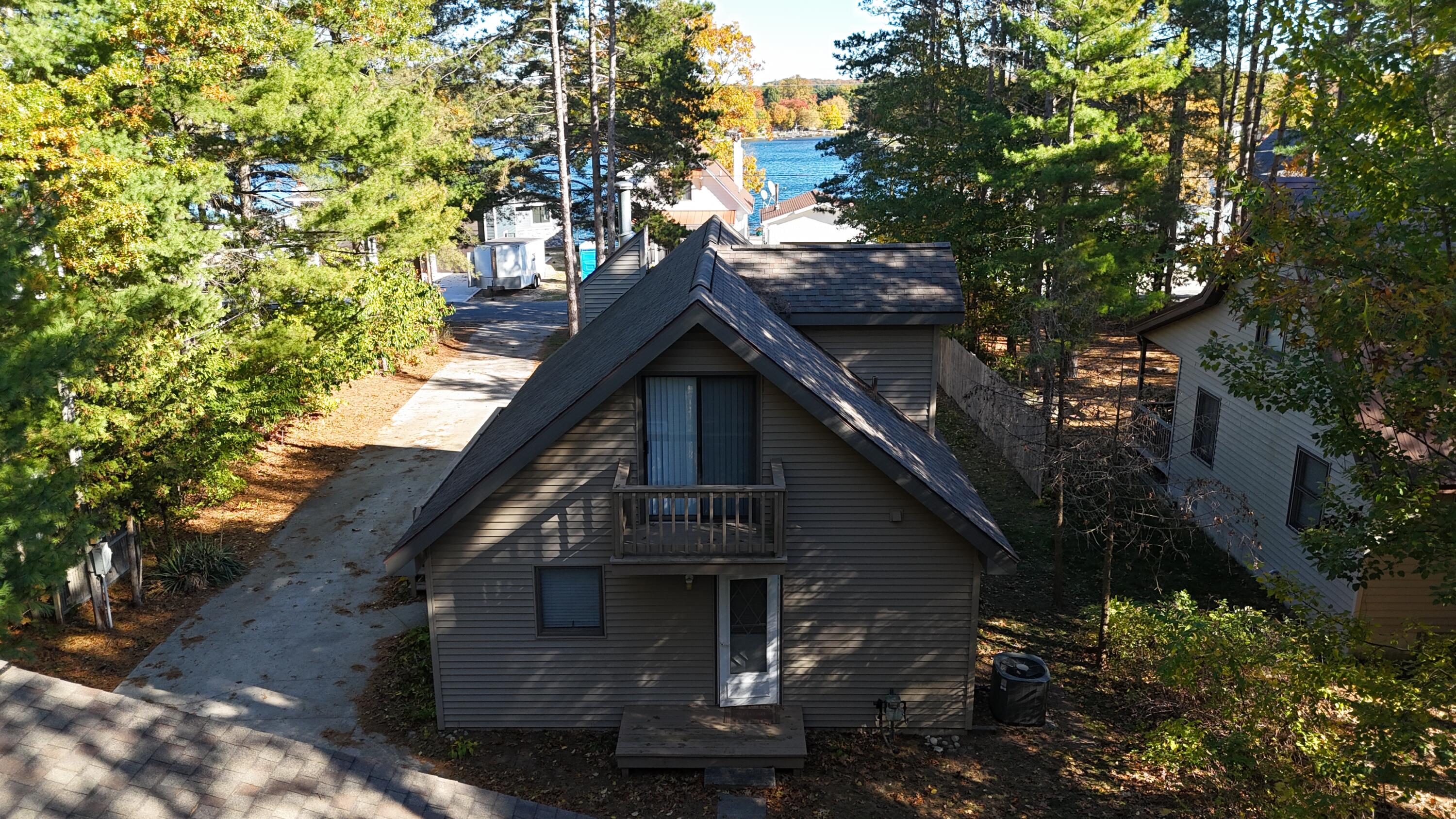 1733 N Lakeview Drive