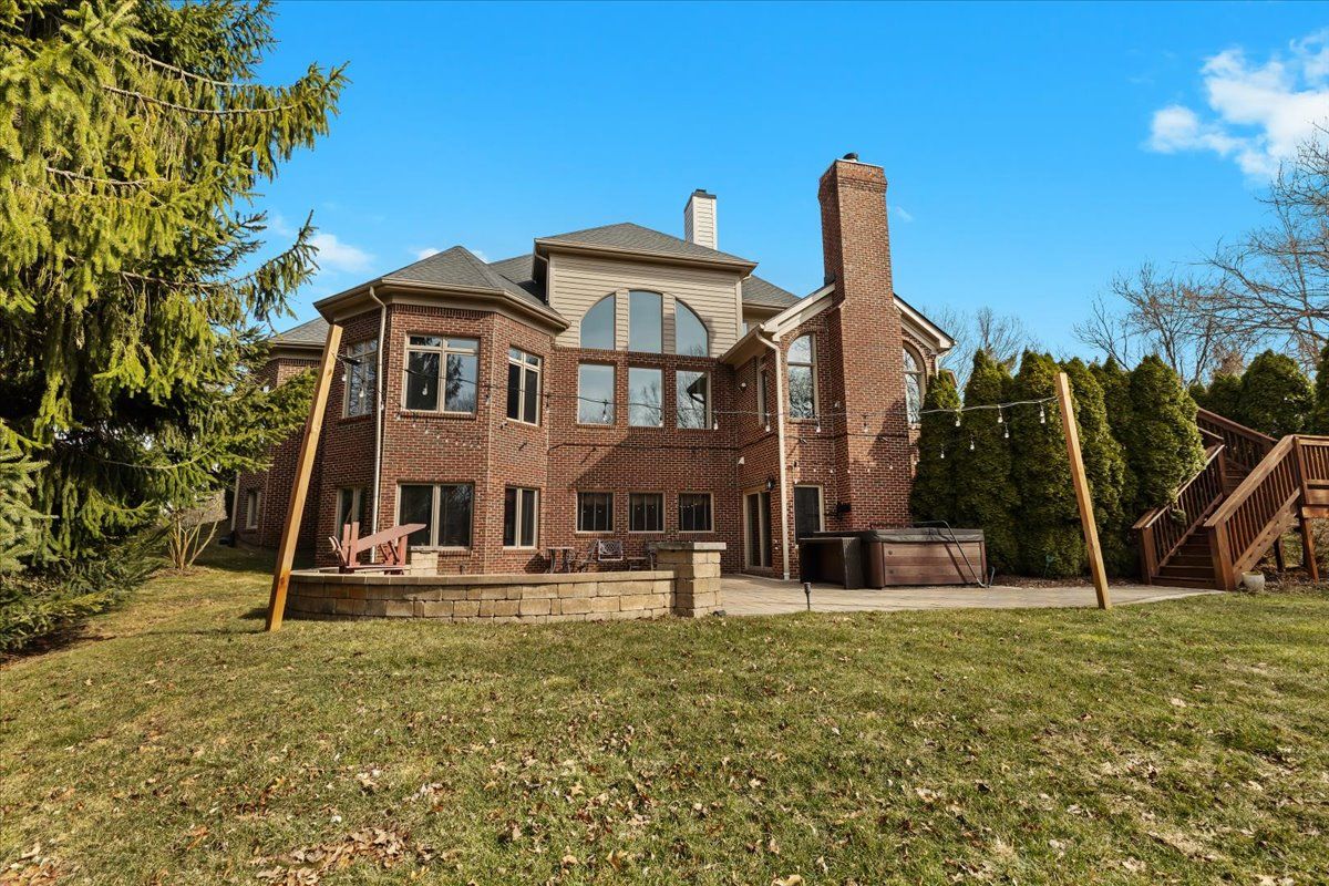 2833 STONE MEADOW Drive