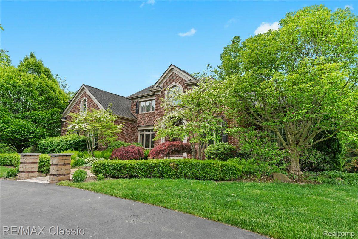 2833 STONE MEADOW Drive
