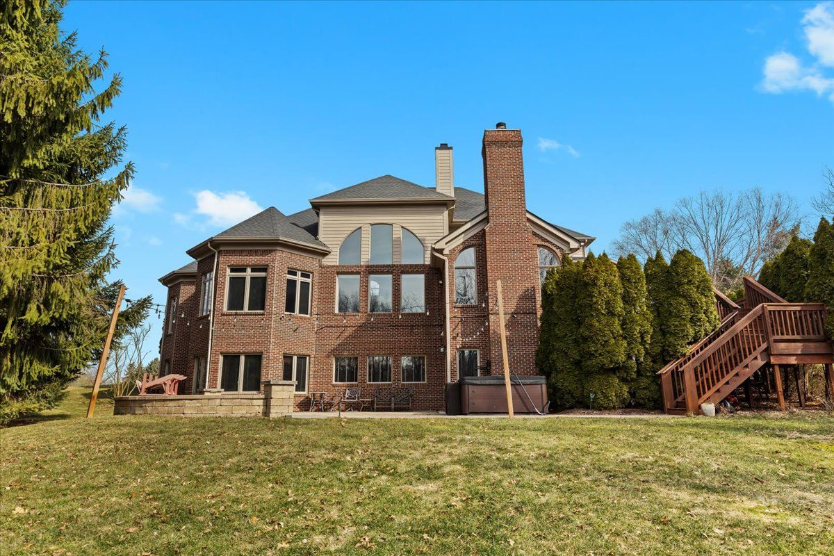 2833 STONE MEADOW Drive