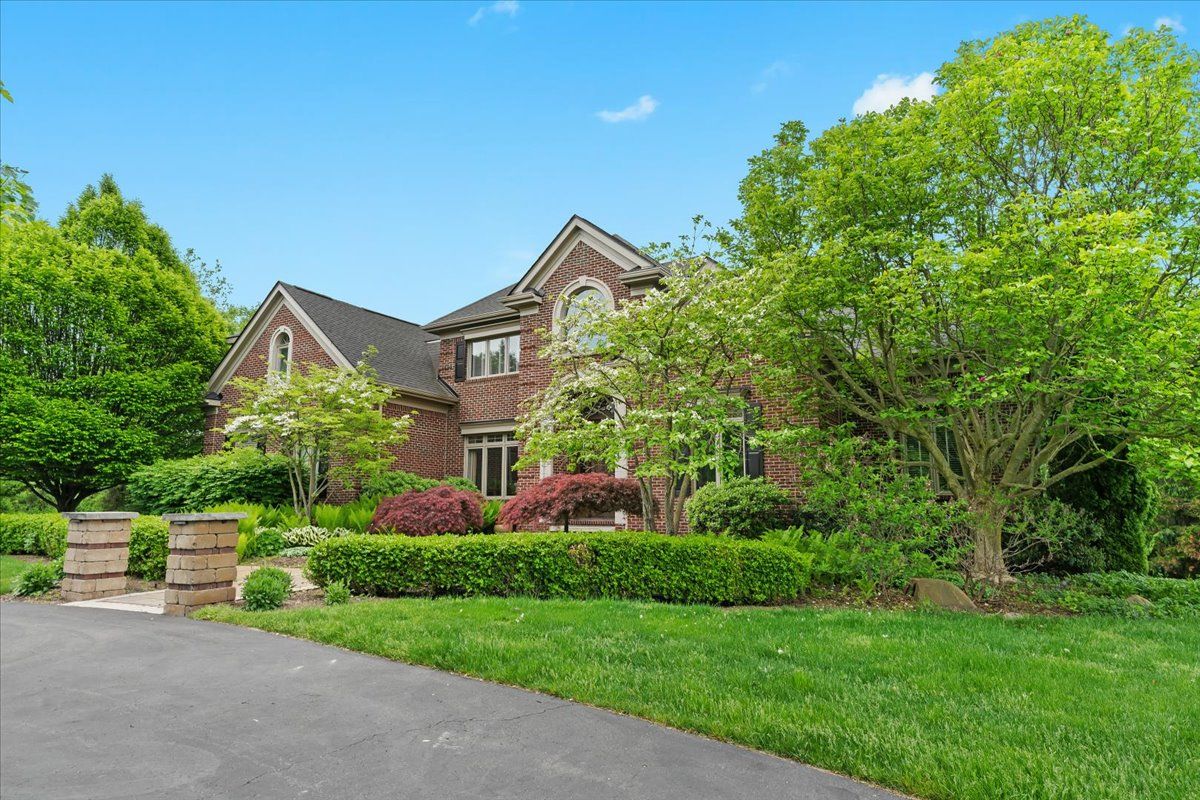 2833 STONE MEADOW Drive