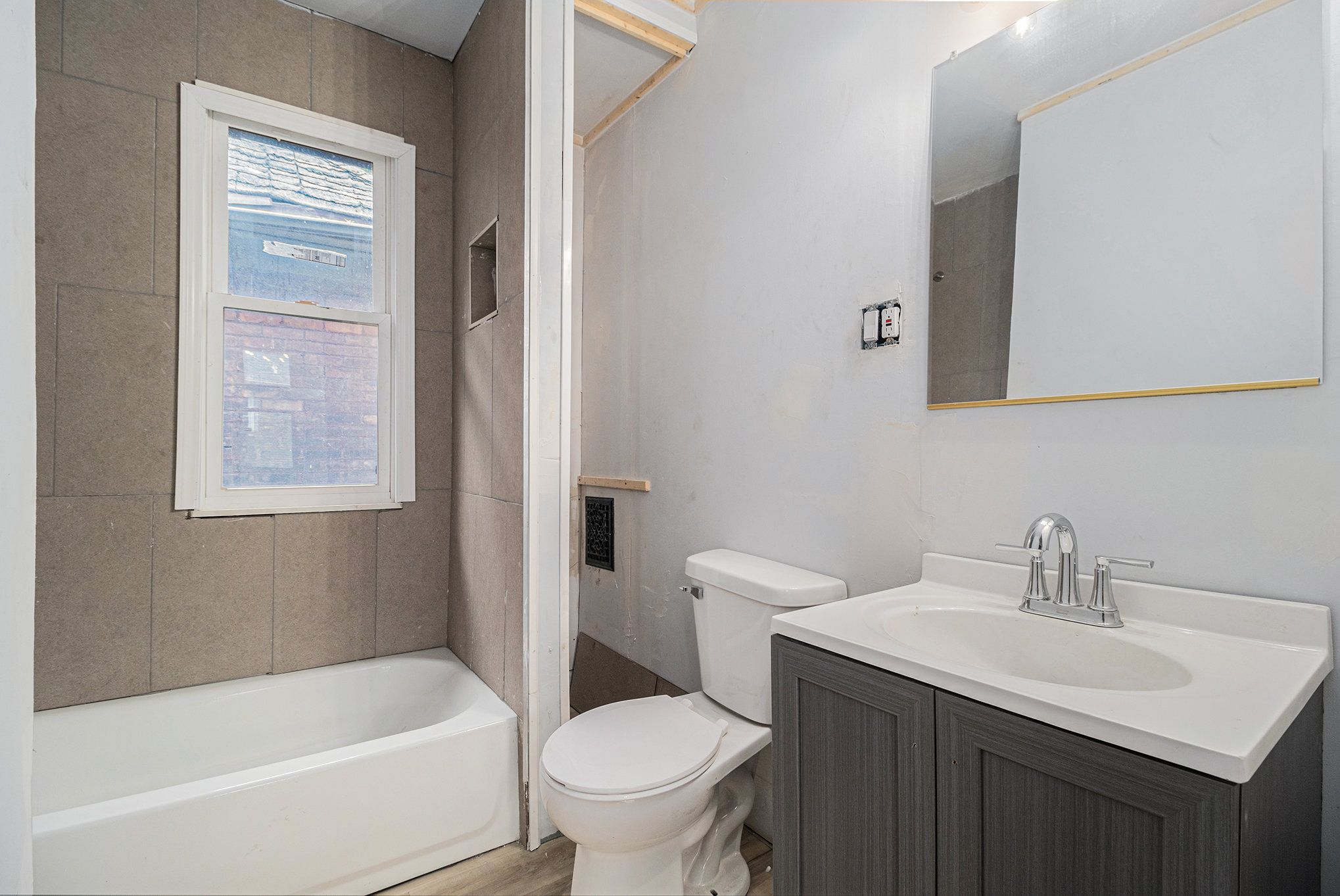 Detroit City Wayne, Michigan 48207, United States, 4 Bedrooms Bedrooms, ,2 BathroomsBathrooms,Residential,Active,132120